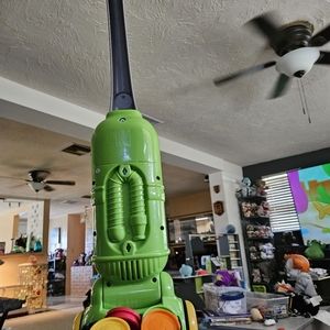 Leap Frog Pick up and Count vacuum